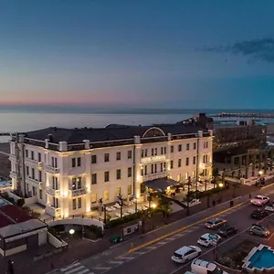 Kursaal 4*, Cattolica Italië